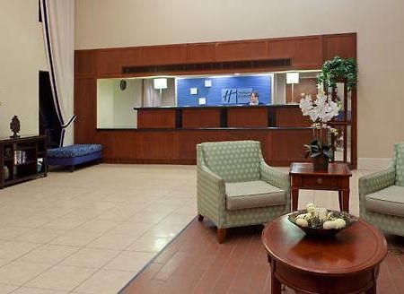Holiday Inn Express Seaford-Route 13 מראה פנימי תמונה